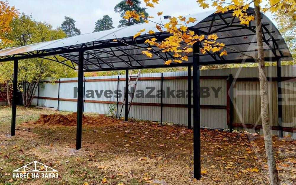 Навес во дворе частного дома 5 на 9