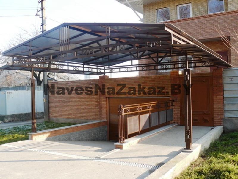 Навес из профнастила над въездом в гараж 5 на 6