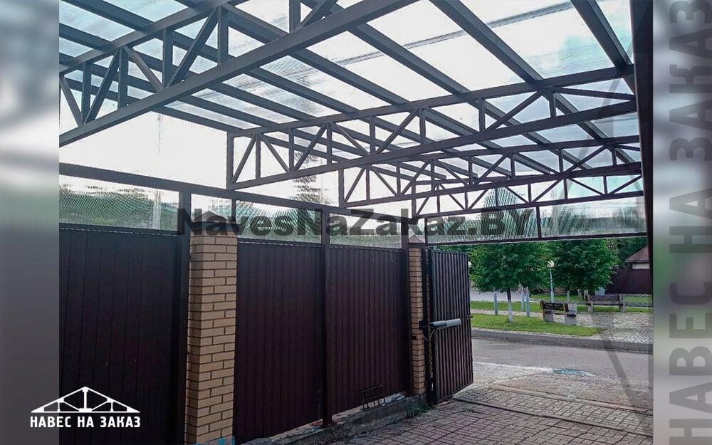 Односкатный навес для автомобиля 4 на 7 м с сотовым поликарбонатом-2